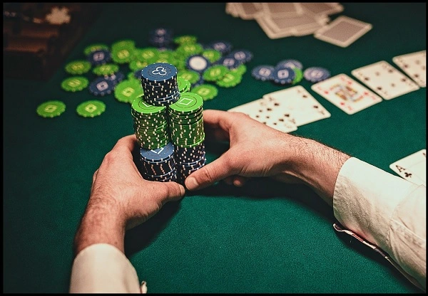 Vị trí trên bàn cược quyết định đến Bet Size Poker