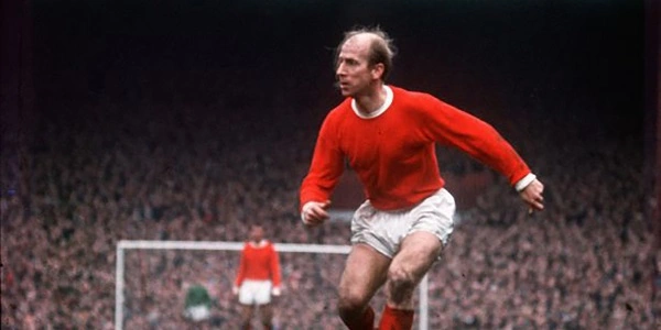Tiền vệ xuất sắc mọi thời đại bóng đá thế giới -Bobby Charlton