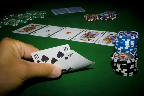Stud Poker là thể loại bài Poker hấp dẫn