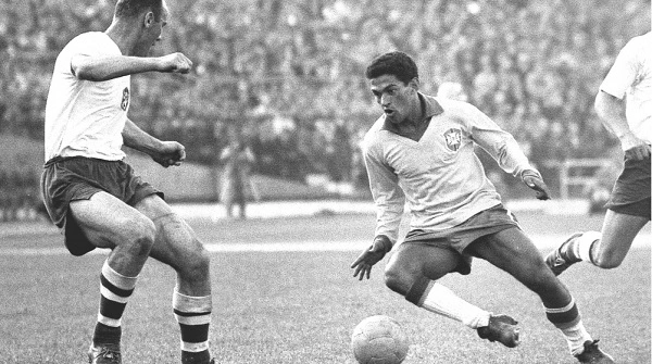 Đỉnh cao của huyền thoại bóng đá - Garrincha