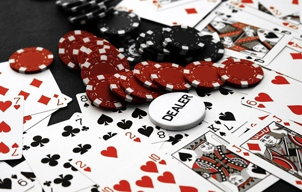 Tìm hiểu Steal trong Poker