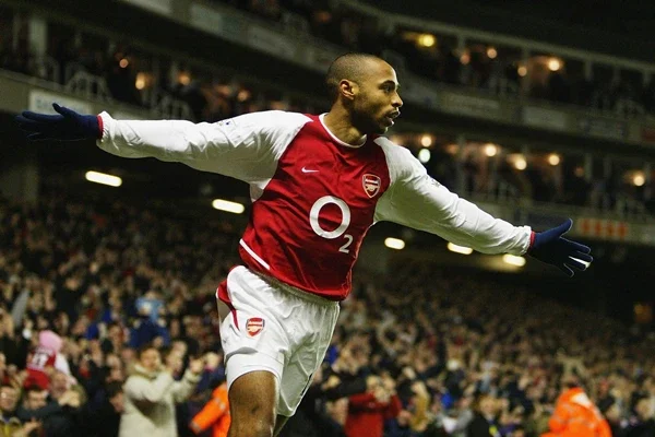 Thierry Henry là cầu thủ ghi nhiều bàn thắng nhất cho Arsenal