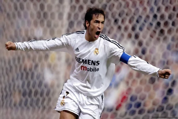Raul Gonzalez được mệnh danh cầu thủ xuất sắc nhất câu lạc bộ Real Madrid