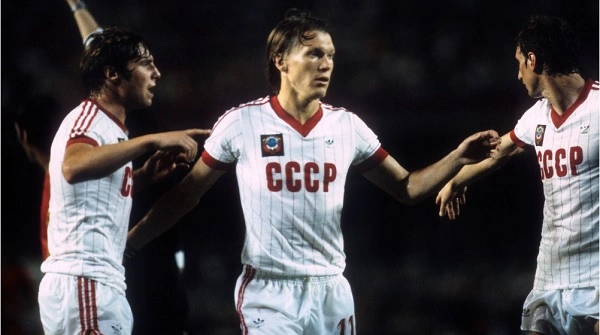 Oleg Blokhin là cầu thủ bóng đá nổi tiếng người Liên Xô
