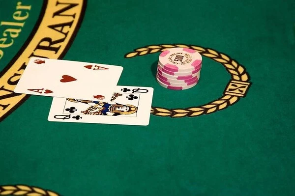 Bull Bull Casino - tựa game Poker được nhiều người yêu thích