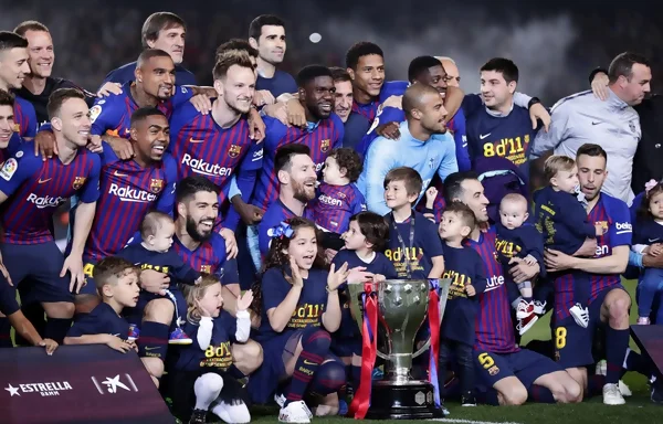 Barca giành được 26 lần vô địch giải bóng đá La Liga.