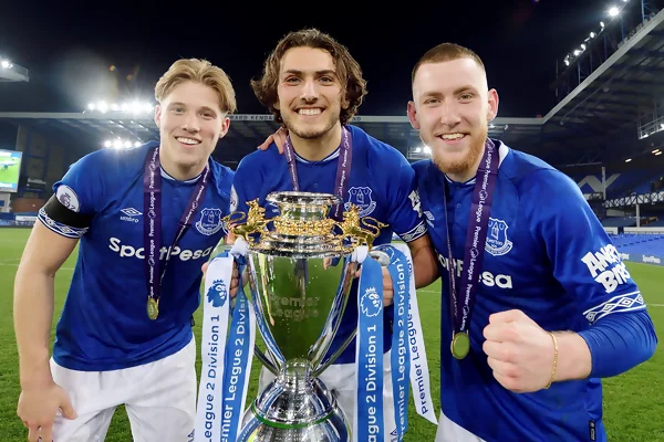 Everton - Đội bóng vô địch 9 lần tại giải Ngoại Hạng Anh.