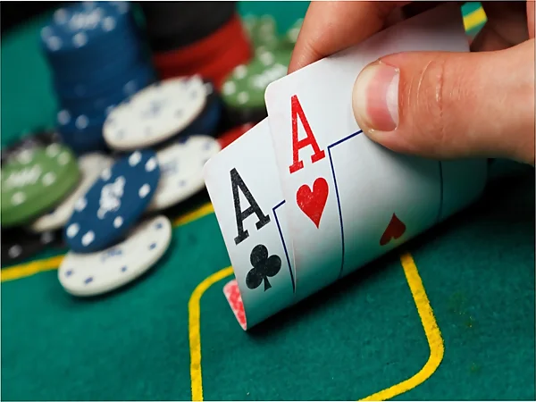 Tân thủ nên chơi dạng cược nào trong Poker nào?