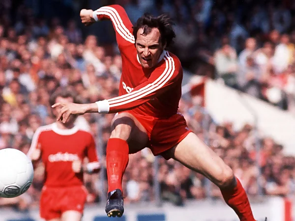 Beckenbauer được bình chọn là Cầu thủ xuất sắc châu Âu năm 1972.