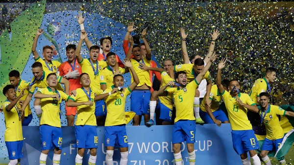Brazil đã lên ngôi lần thứ 5 năm 2002 tại mùa giải World Cup