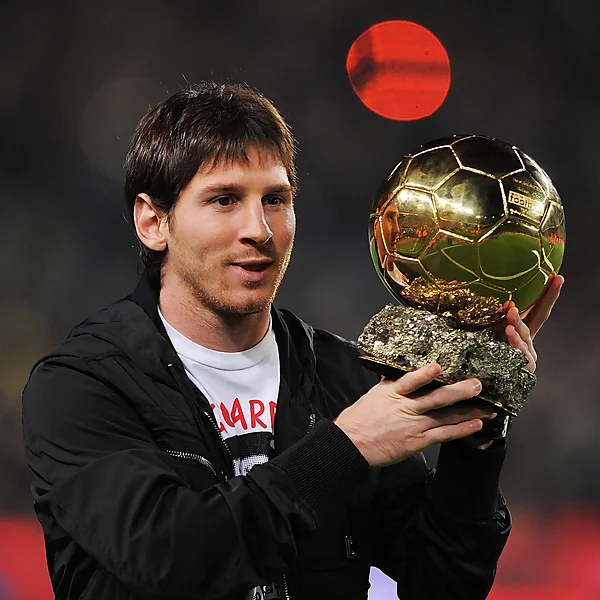 Năm 22 tuổi, Messi tạo nên cú hat trick chấn động lịch sử bóng đá.
