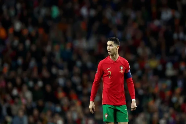 Ronaldo đạt danh hiệu chiếc giày vàng với 5 bàn thắng.