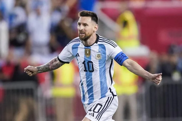 Lionel Messi chắc chắn lãnh xướng Argentina với băng áo đội trưởng