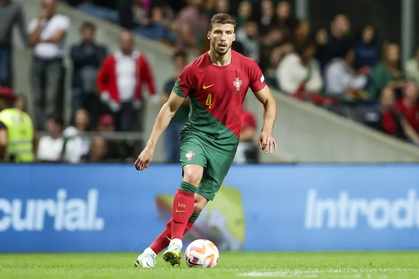 Ruben Dias chắc chắn có tên trong danh sách cầu thủ phòng ngự của tuyển Bồ Đào Nha tại WC 2022
