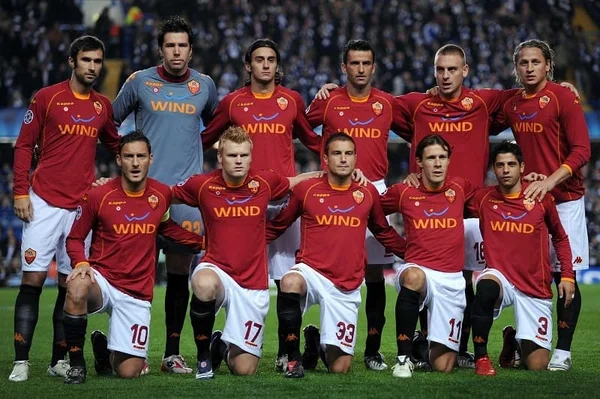 Các cầu thủ CLB AS Roma với tinh thần thi đấu tốt