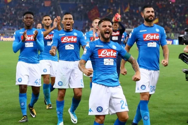 Các cầu thủ Napoli với phong độ thi đấu cực tốt