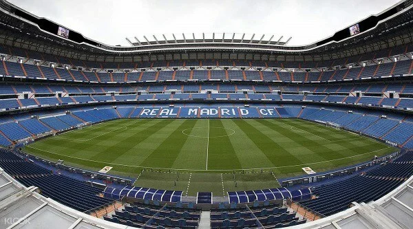Sân vận động Santiago Bernabéu với sức chứa khủng