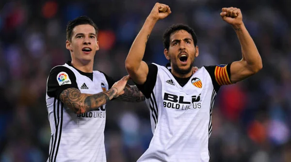 Các cầu thủ của Valencia luôn chiến đấu hết mình với đam mê