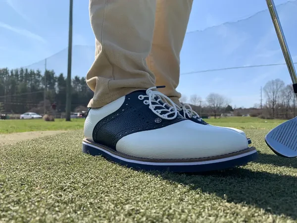 Cách chọn giày golf phù hợp với mọi đối tượng