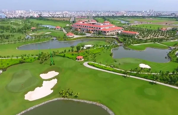 Sân golf Tân Sơn Nhất tọa lạc ngay trung tâm thành phố