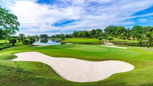 Toàn cảnh sân golf Phú Mỹ Hưng