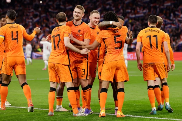 Hà Lan đã quay trở lại sau 1 kỳ World Cup vắng bóng
